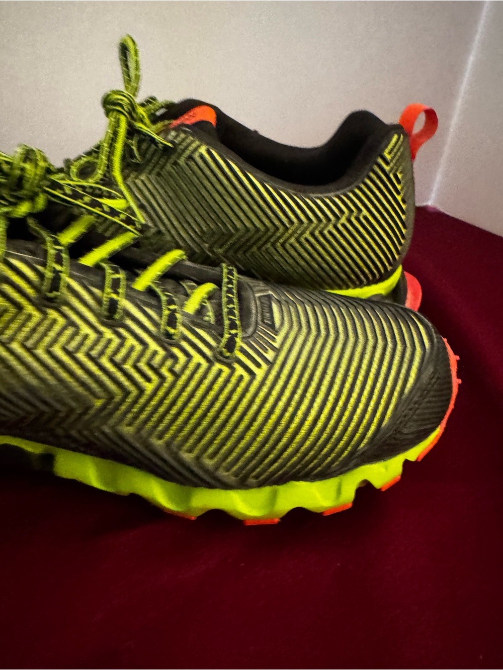 Reebok Zigmaze Lime Running Sneaker Men 9 Athletic Marathon Neon Zigtech EUC - Picture 10 of 16